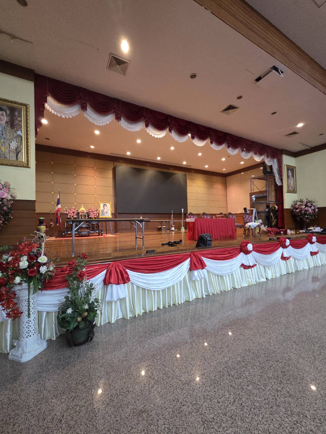 11 - https://ธนทรัพย์ผ้าม่าน.com | ธนทรัพย์ แฟบริค แอนด์ ดีไซน์ กรุ๊ป - บริการตัดเย็บม่านทุกชนิด พร้อมจำหน่ายผ้าม่าน วอลเปเปอร์ ฟิล์มอาคาร พื้นไม้ลามิเนต และอุปกรณ์ครบวงจร เพื่อการตกแต่งที่สมบูรณ์แบบ