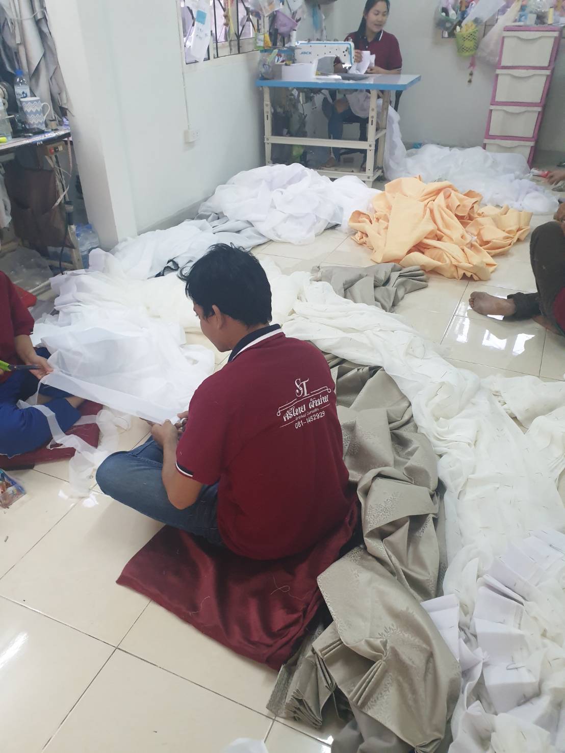 27 - https://ธนทรัพย์ผ้าม่าน.com | ธนทรัพย์ แฟบริค แอนด์ ดีไซน์ กรุ๊ป - บริการตัดเย็บม่านทุกชนิด พร้อมจำหน่ายผ้าม่าน วอลเปเปอร์ ฟิล์มอาคาร พื้นไม้ลามิเนต และอุปกรณ์ครบวงจร เพื่อการตกแต่งที่สมบูรณ์แบบ