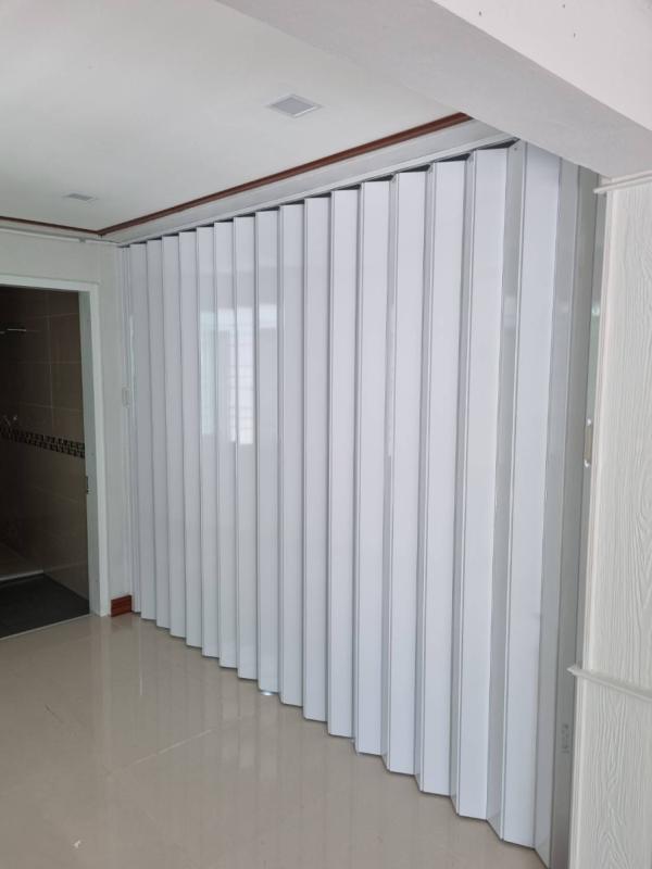 จัดสรรพื้นที่อย่างลงตัว ด้วยฉากกั้นห้อง PVC สไตล์ญี่ปุ่น โดยธนทรัพย์ แฟบริค จัดสรรพื้นที่อย่างลงตัว ด้วยฉากกั้นห้อง PVC สไตล์ญี่ปุ่น โดยธนทรัพย์ แฟบริค - ธนทรัพย์ แฟบริค แอนด์ ดีไซน์ กรุ๊ป - บริการตัดเย็บม่านทุกชนิด พร้อมจำหน่ายผ้าม่าน วอลเปเปอร์ ฟิล์มอาคาร พื้นไม้ลามิเนต และอุปกรณ์ครบวงจร เพื่อการตกแต่งที่สมบูรณ์แบบ